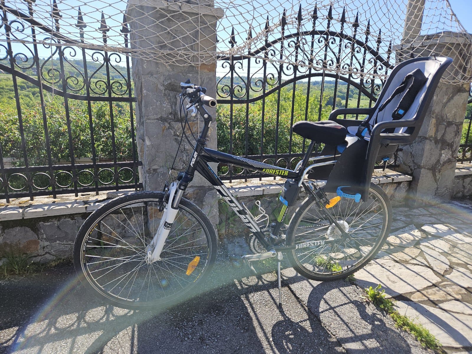 Bicikl sa sedistem za dete